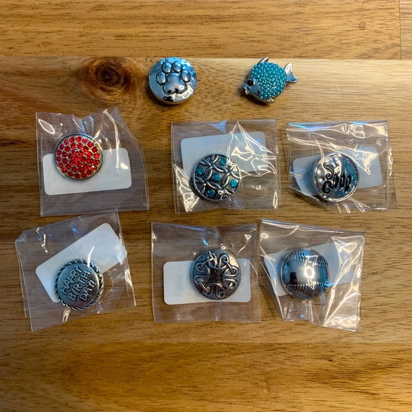 MAGNOLIA & VINE | 8 Large Snaps - Picture 1 of 2